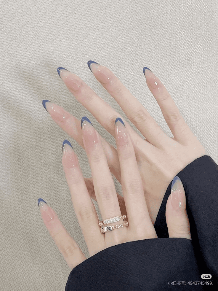 Minimalist linework manicure